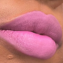 Load image into Gallery viewer, Purple lip stick lip swatch
