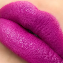 Load image into Gallery viewer, Purple lip stick lip swatch
